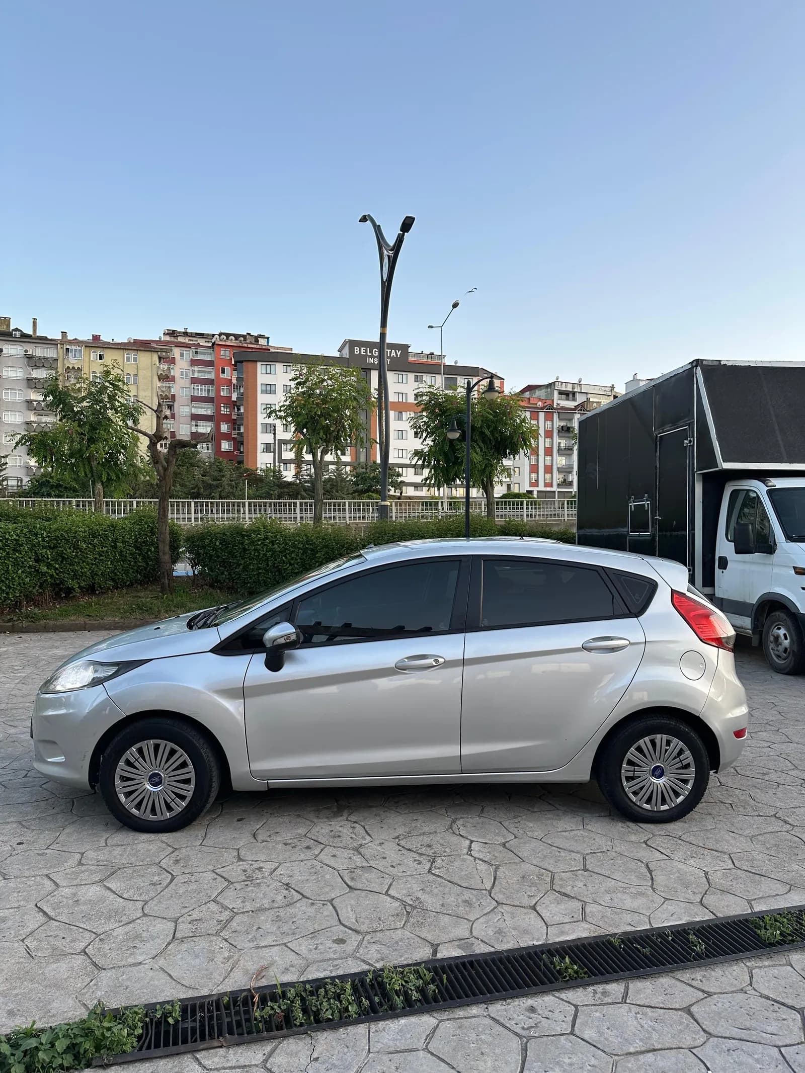 Ford Fiesta Gümüş